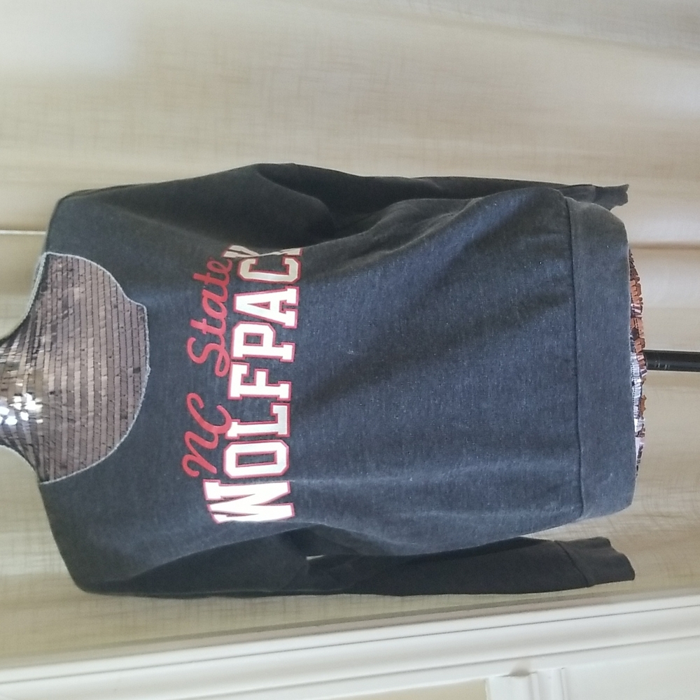NC state sweat shirt